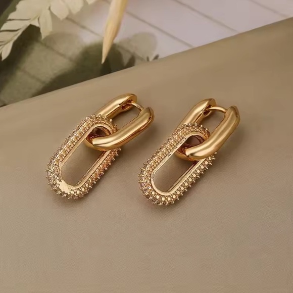 Anthropologie Elegant Gold Link Earrings - Picture 1 of 5